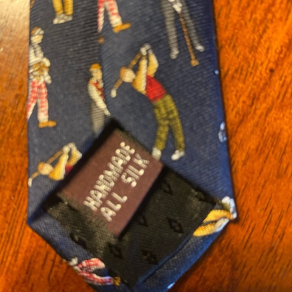 Golf-Themed Pattern Neck Tie 100% Silk Handmade - Picture 5 of 7